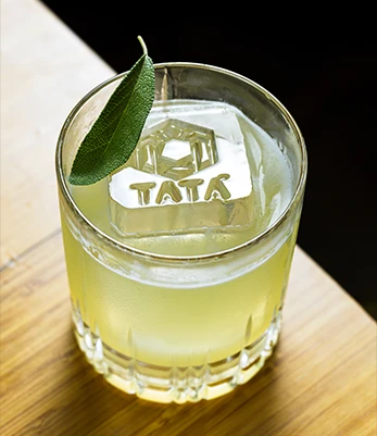 Site-tata-slide-drink-04.webp